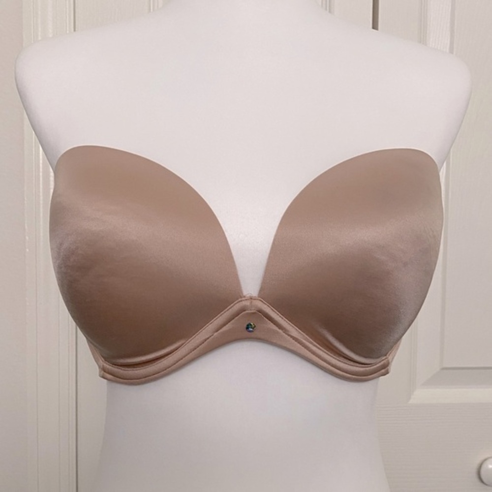 Victoria’s Secret VERY SEXY Push Up Strapless Warm Neutral Bra 34DD